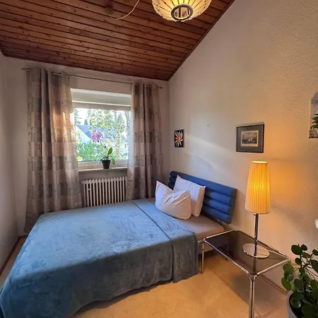 Zwei Im Reihenhaus Проживание в семье Планег
